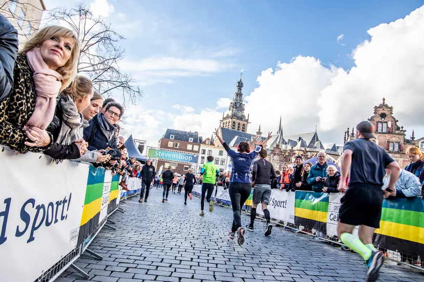 stevensloop de grote markt in nijmegen