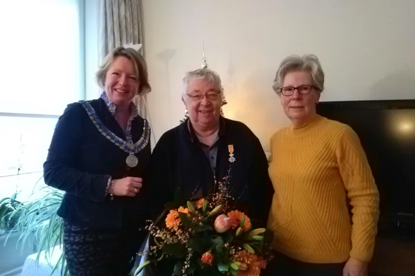 uitreiking koninklijke onderscheiding dhr van rheede