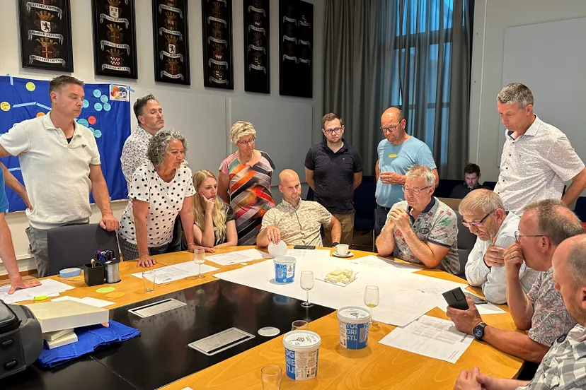 workshop over zwembad in zetten