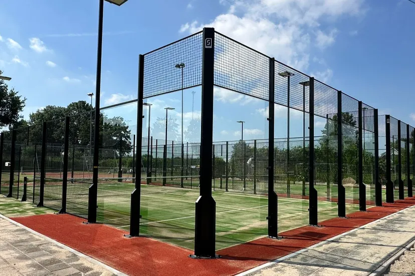 padelbaan bij tc de leigraaf 1