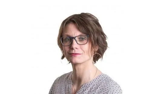 elvira 15x15 1 300x300