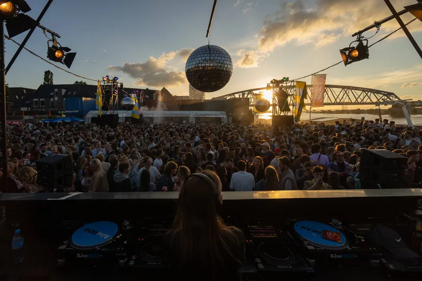 13 07 2024 vierdaagsefeesten july 13 2024 jw de venster jws04869