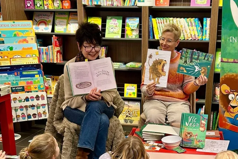 Vic Vega Voorleesvoorstelling in Bibliotheek Elst_eigen foto rechtenvrij