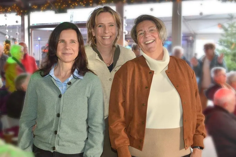 Chantal Balke Karin de Krieger Hester van Aalst bij nieuwjaarsbijeenkomst Huiskamers van Elst 3