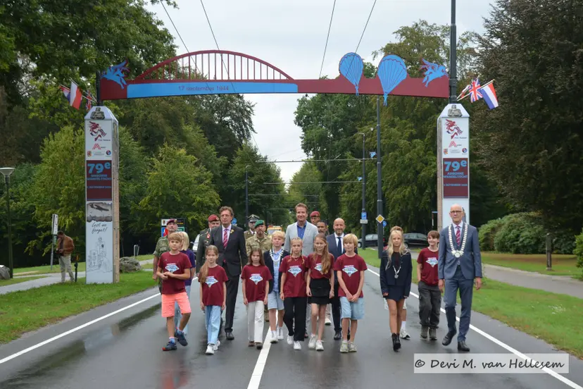28-08 opening Airborne maand Oosterbeek (28)