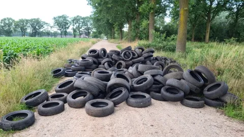 autobanden steenkampseweg in meijel