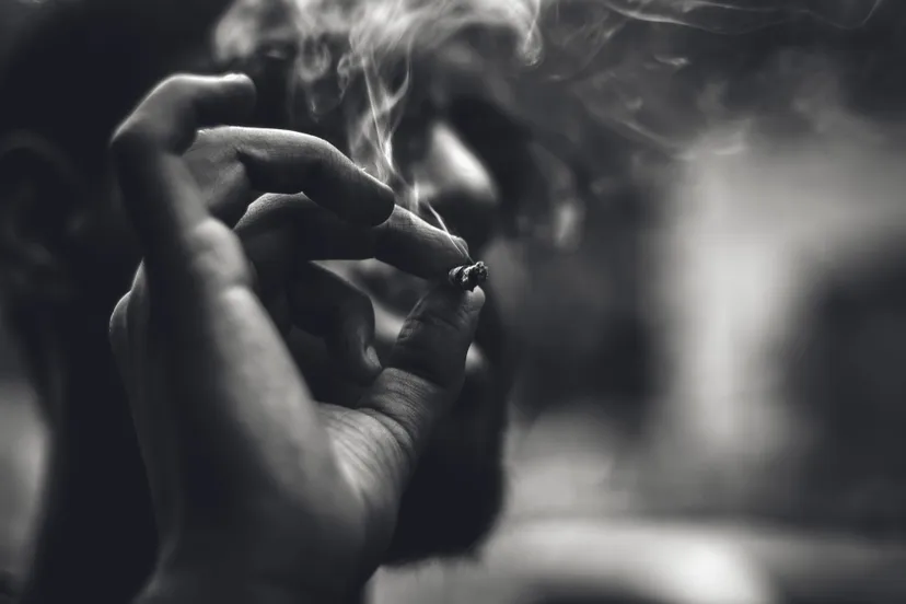 smoking 2529858 1920