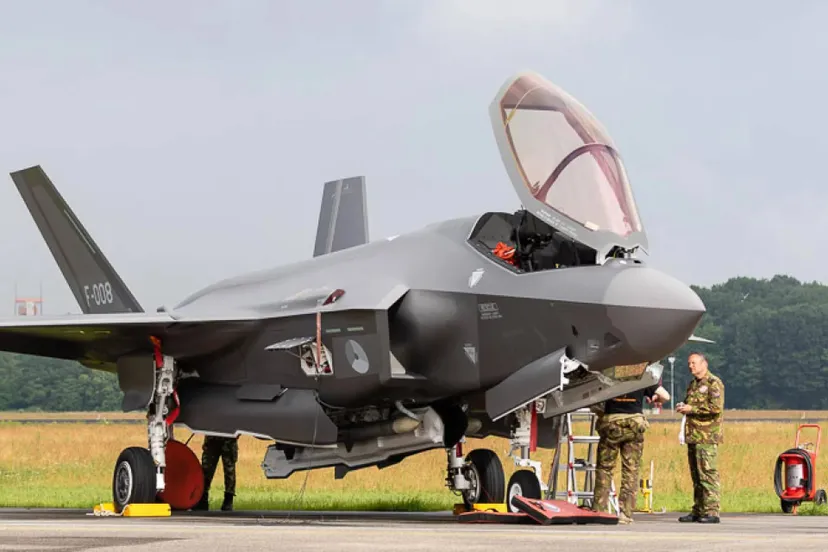 gevechtsvliegtuig20f 35jpg