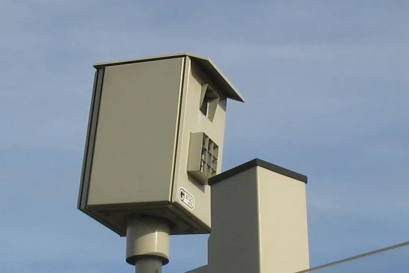 1024px flitspaal closeup