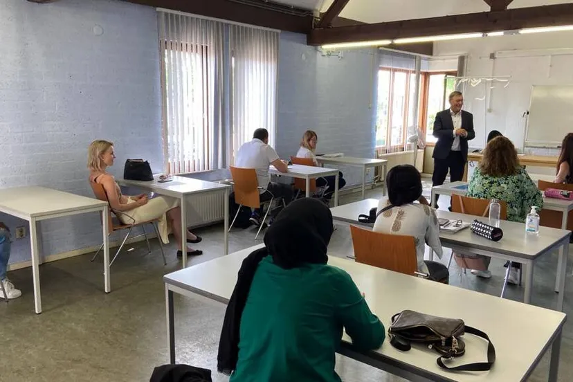 1359 weer naar school1