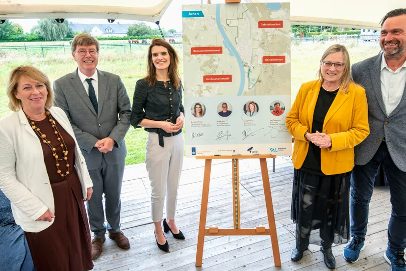 1396 arcen ministerbezoek 8 verkleind