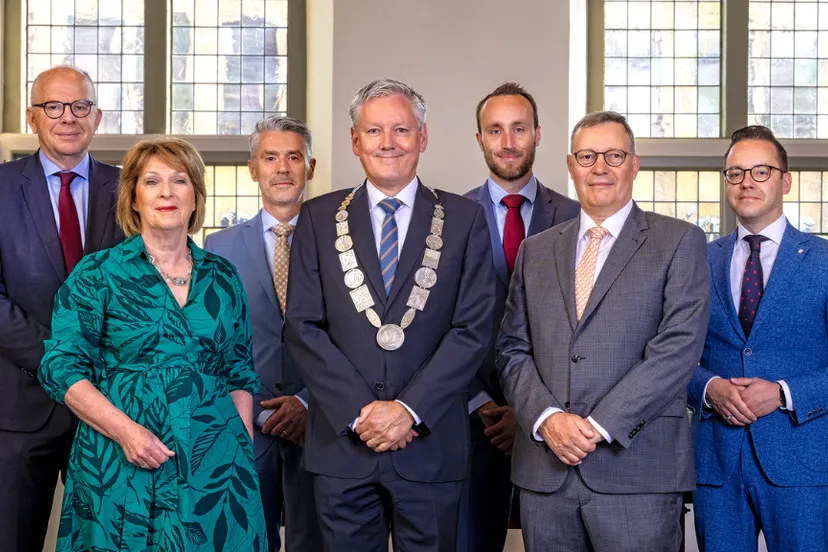 1622 foto college 2022 vo