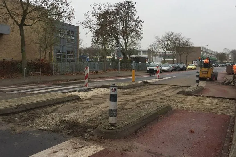 383 oversteek mikado