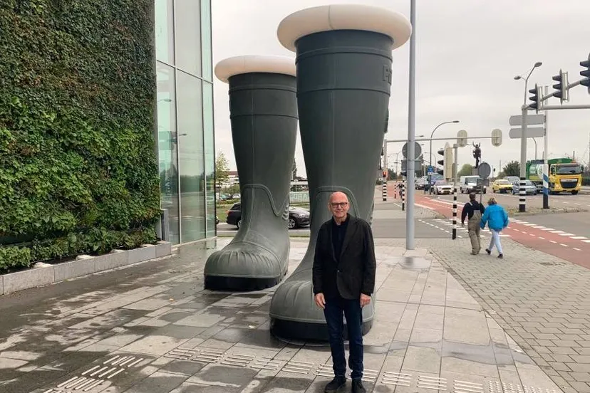 676 boots of the hunter