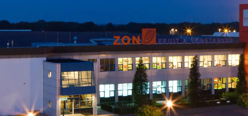 afbeeldingen hoofdgebouw by night 7