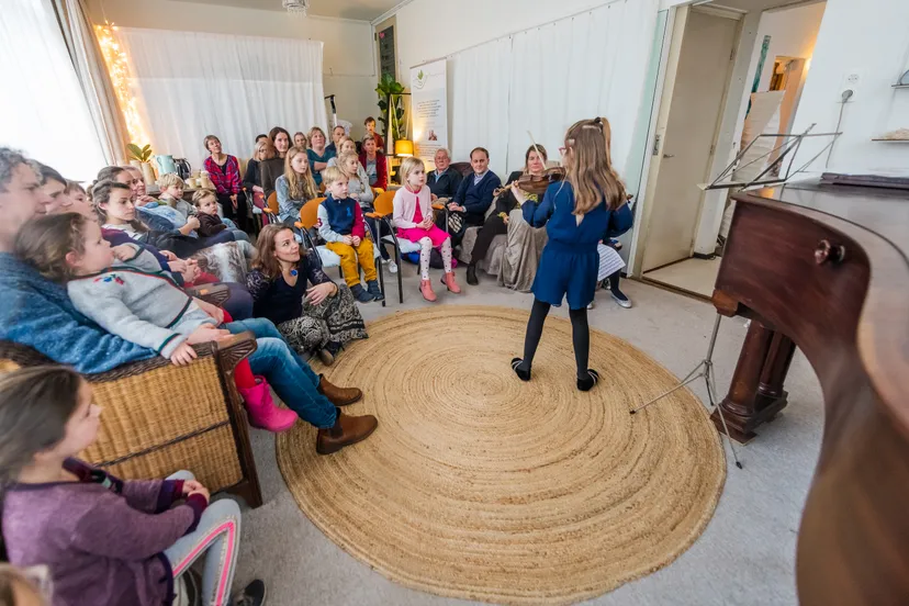 gb19 190210 m854664 mel boas