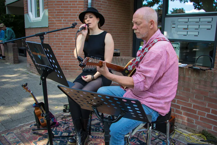 glurenbijdeburen commonzense levibrouns 2786