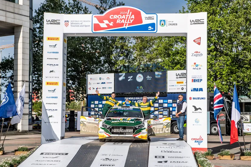 helichem rally team henk vossen en wim stupers zijn blij dat ze na drie zware dagen de finish van de wrc rally van kroatie in zagreb bereiken 240421