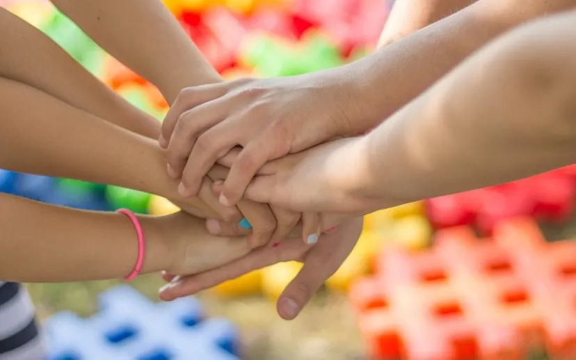 kleur vriendschap kinderen 915x518 1