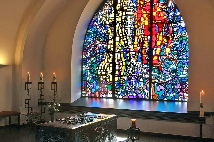 kloosterdorp steyl sarcofaag van arnold janssen in benedenkerk lr