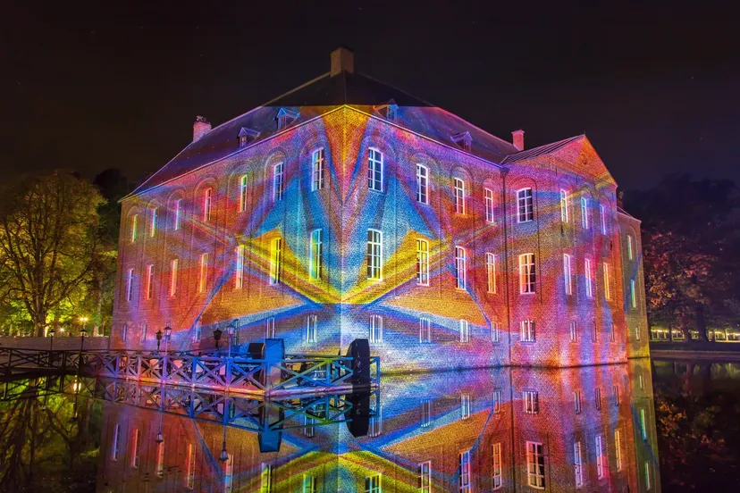 lichtkunstfestival encahnted gardens projectie kasteel 1