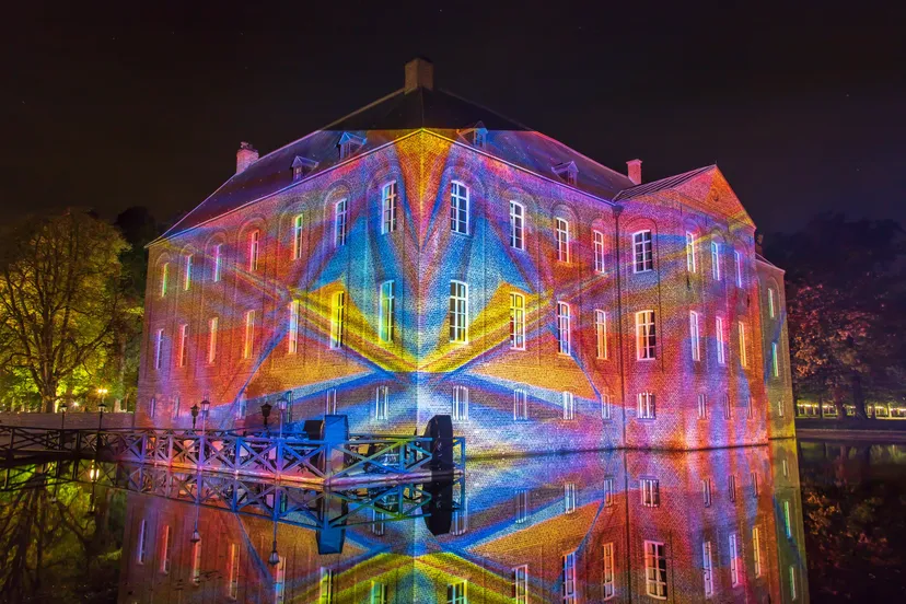 lichtkunstfestival encahnted gardens projectie kasteel 1