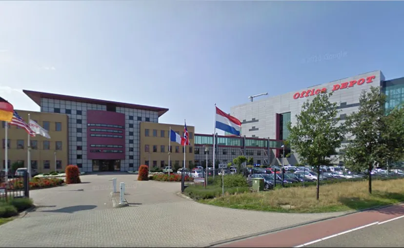 office depot venlo stormschade dak losgekomen hq foto google streetview