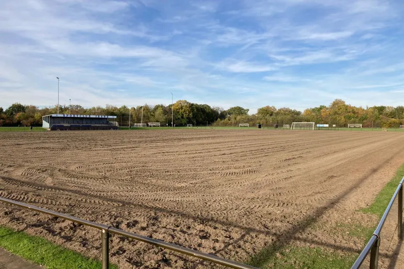 photo 2022 11 15 12 07 42 grasvelden aanleg