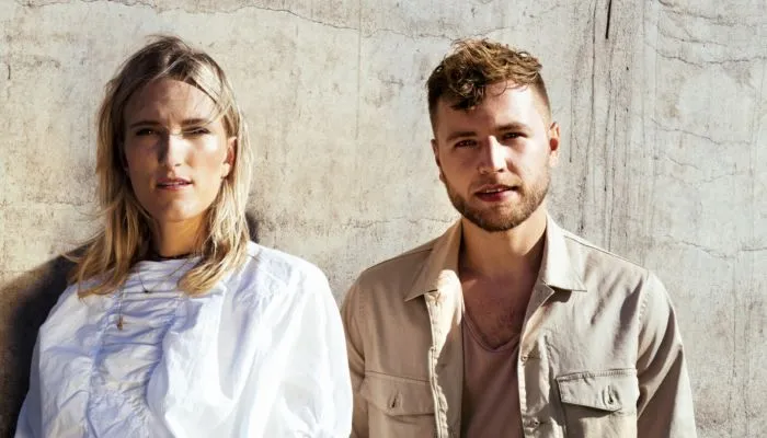 suzan freek 1920x1080 700x400