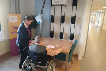 tovertafel vrijwilliger els met patient dec 2019 verkleind