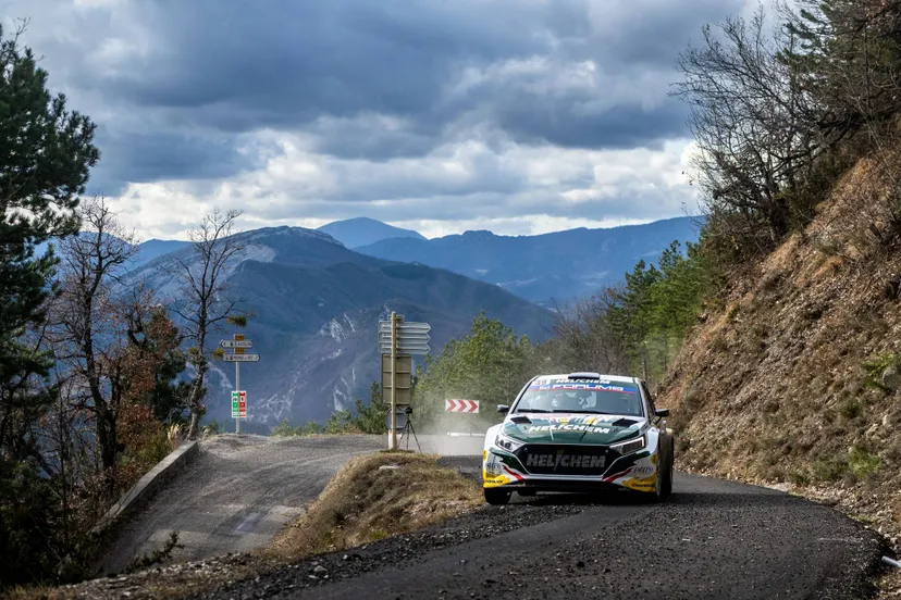 helichem rally team de hyundai equipe vossen vissenberg tijdens de rallye monte carlo 2025 250126
