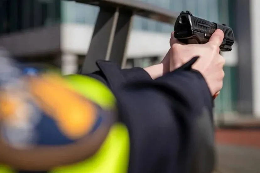 politie stockfoto wapen
