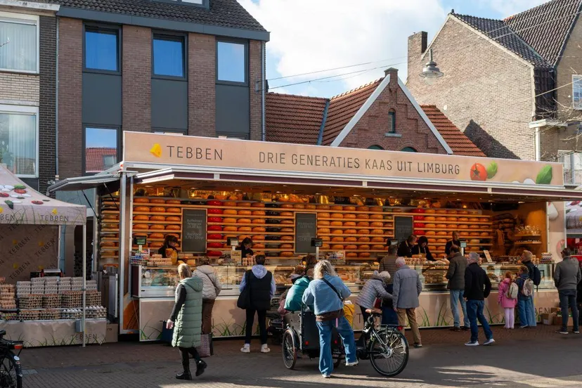 Tebben Kaas nieuwe verkoopwagen bijgesneden