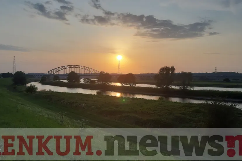 24 07 19 zonsondergang spoorbrug 6