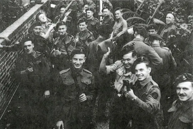 b2 1944 eastbourne no2 dutch troop