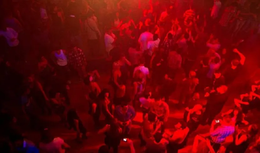 ben je oke om uitgaan gezellig te houden 715x408