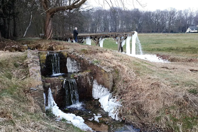 bevroren waterval 1