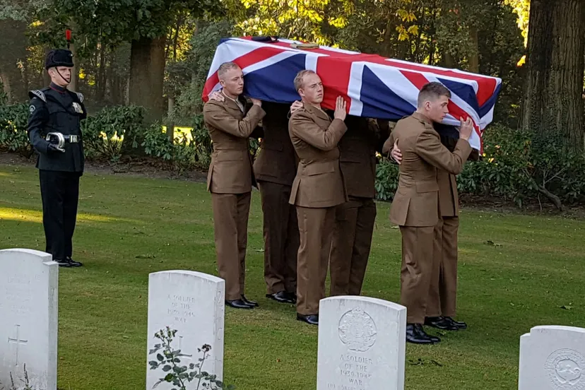 burial lcpl donald stabler noble and pte harold james lewis 3