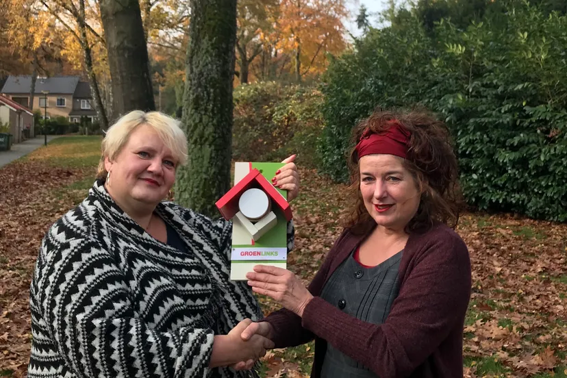 uitreiking vogelvoederhuis biodiversiteit