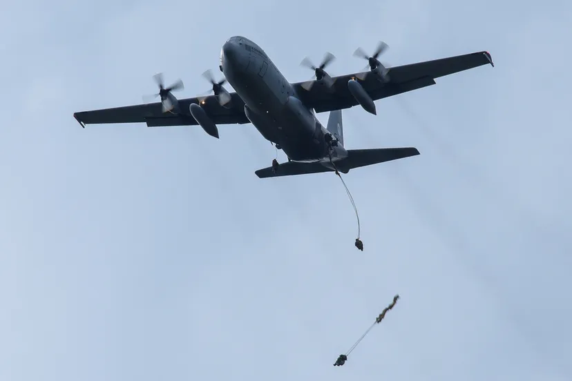 us army photo by markus rauchenberger flickr dutch army paratroopers jump into bunker drop zone at grafenwoehr germany june 2016 exercise swift response