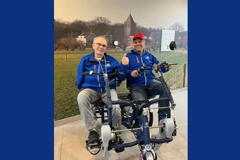 vrij te gebruiken eigen foto alpe d huzes links peter rechts joop