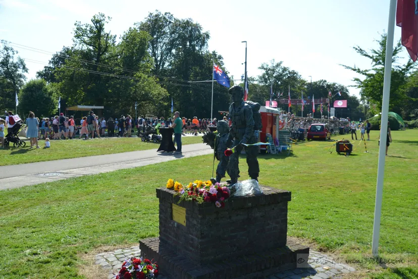 07 09 77e airborne wandeltocht 131