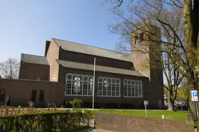 vredebergkerk 8