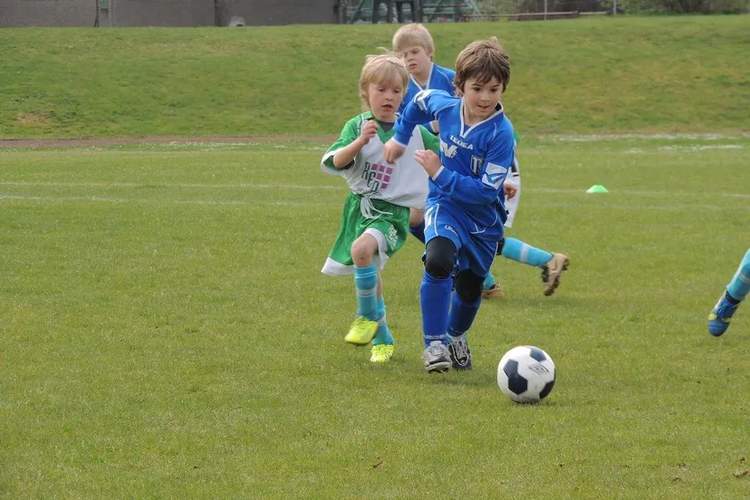 Voetbal kinderen cece1 Pixabay