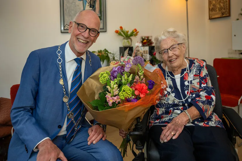 Mw. Van Zwieten 100 jaar - 2
