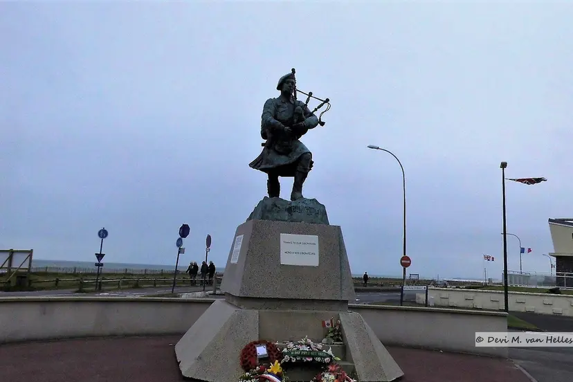 Sword Beach & Piper Bill (2)