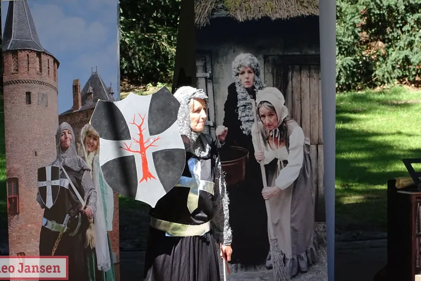 05 08 2020 stamboom vrolijke en spannende reis door de tijd met veel humor en live muziek 0