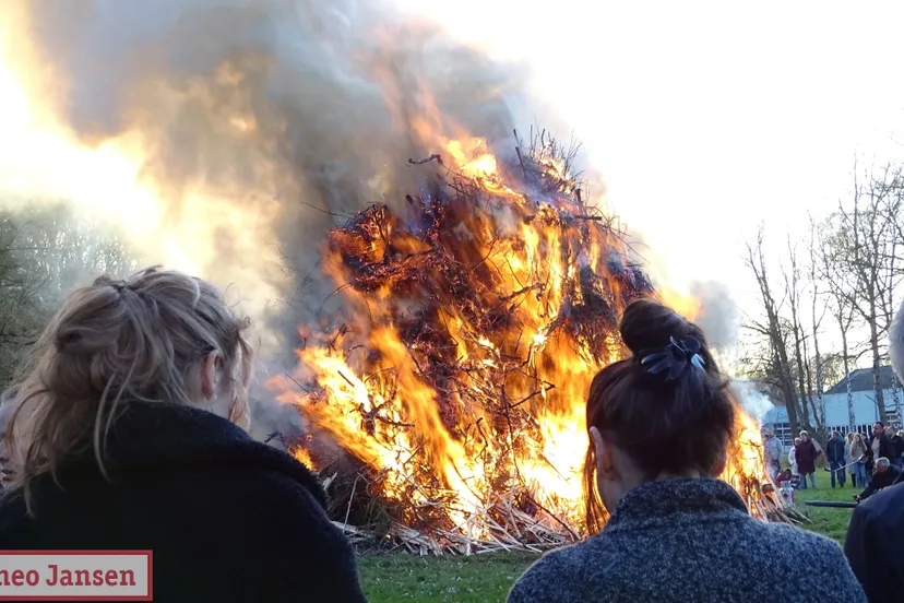 16 04 2022 paasvuur laag soeren 4