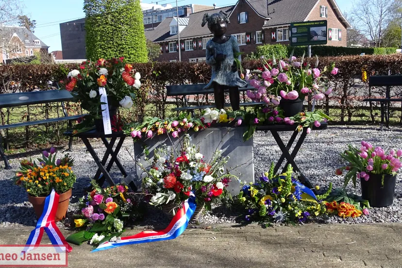 18 04 2022 eervolle herdenking in velp bij monument moedige mensen in wo2 27