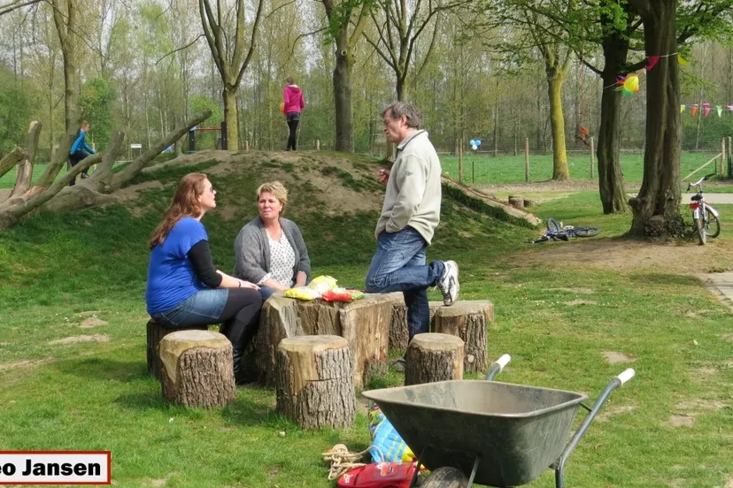 2014 04 05 rietganssingel opening speeltuin 011